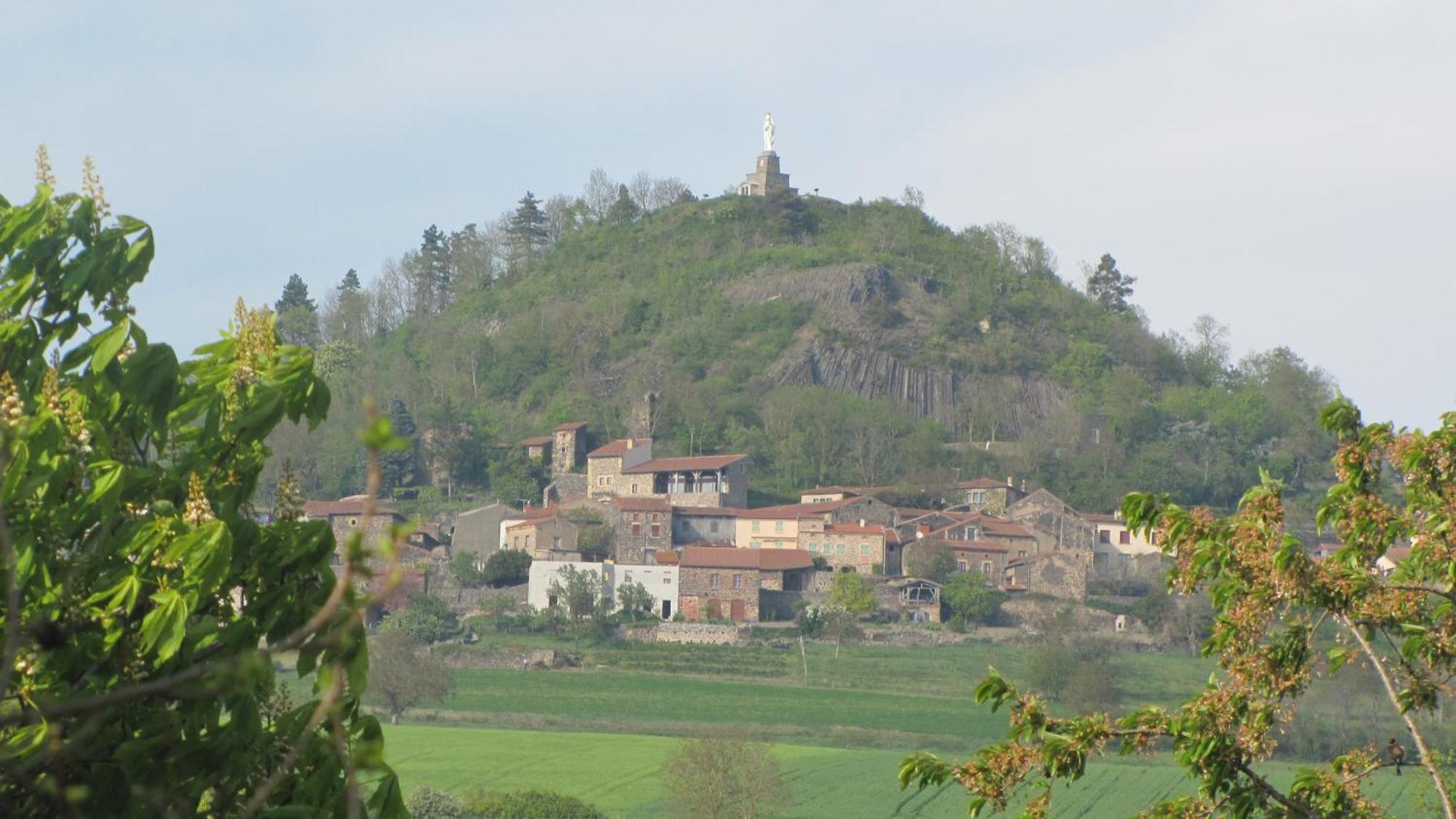 Chateau Des Aiguilles Saint-Remy-de-Chargnat Bagian luar foto