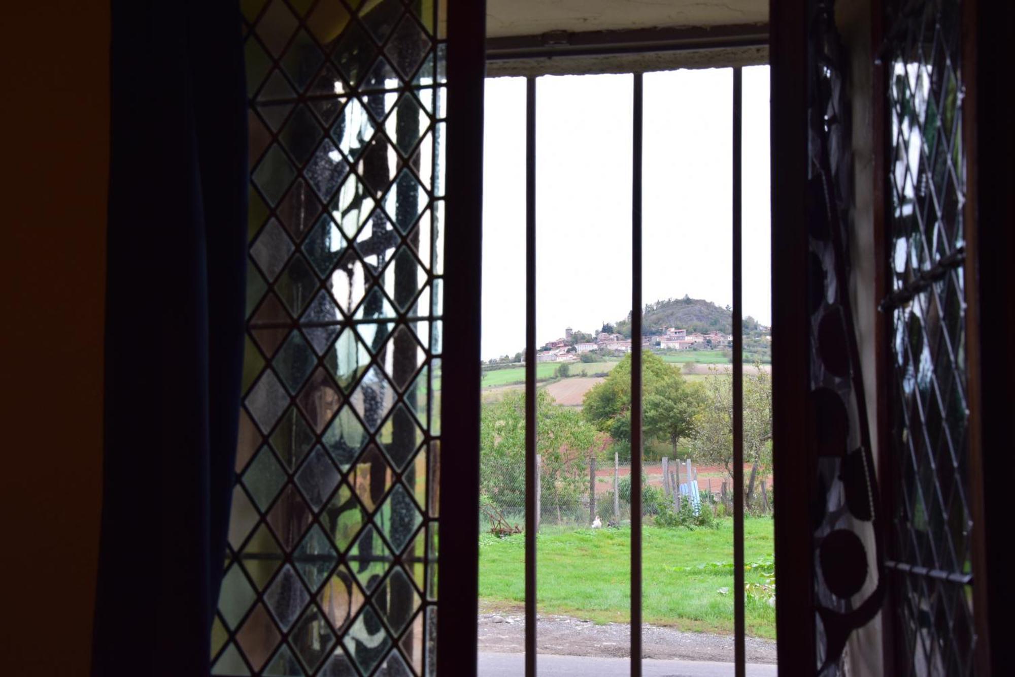 Chateau Des Aiguilles Saint-Remy-de-Chargnat Ruang foto