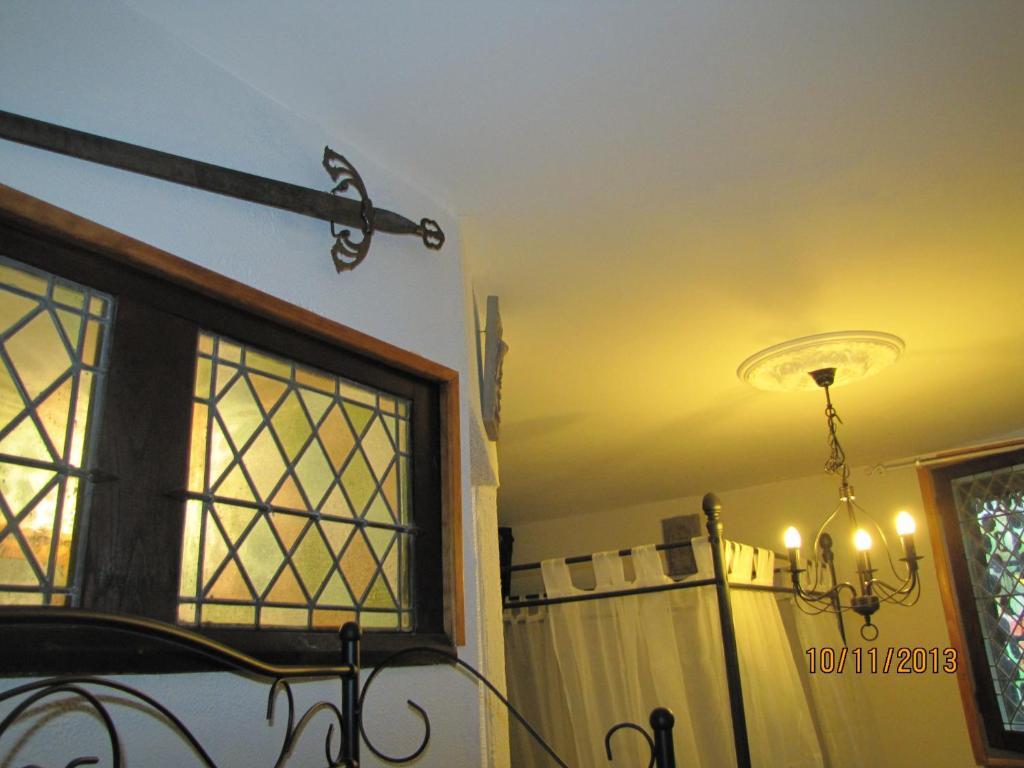Chateau Des Aiguilles Saint-Remy-de-Chargnat Ruang foto