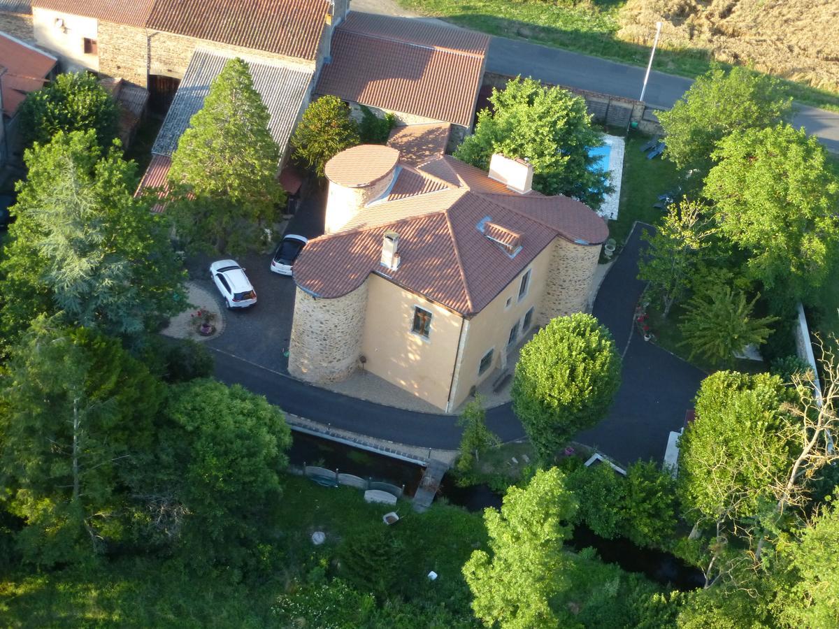 Chateau Des Aiguilles Saint-Remy-de-Chargnat Bagian luar foto